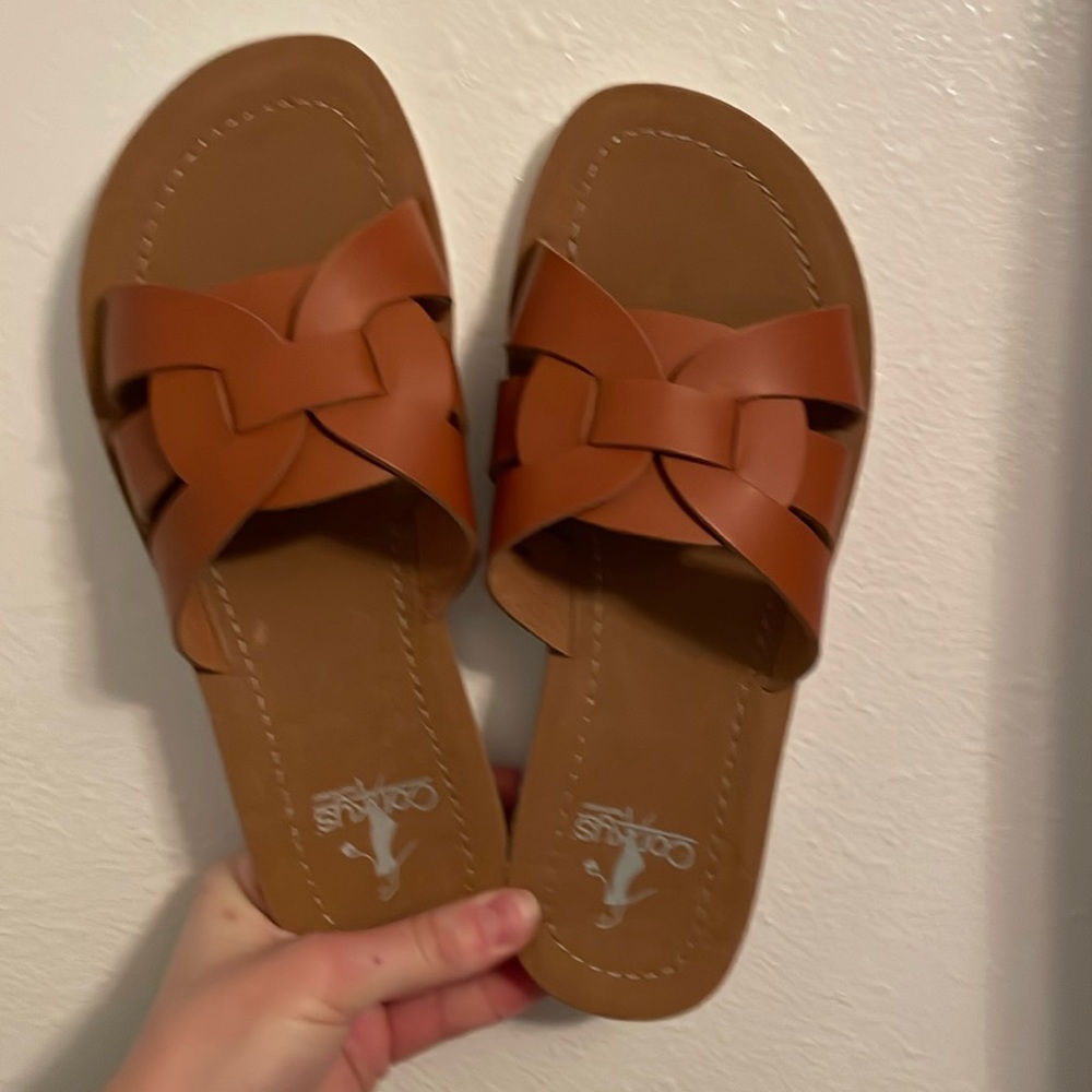 Size 6 Corkys, never worn